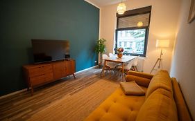 Rr - Spacious Apartments - Central - Parking